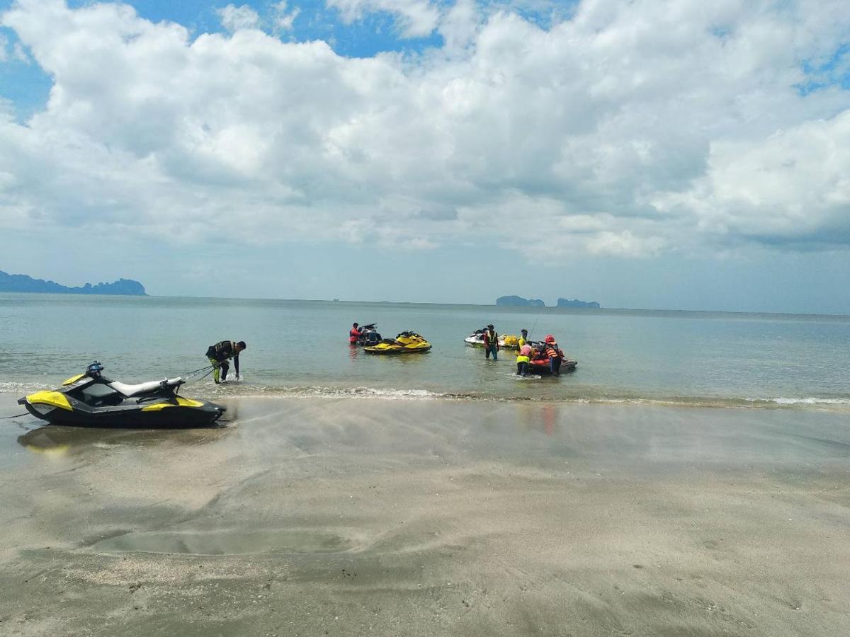 Sukorn Andaman Beach Resort Ko Sukon Exteriör bild