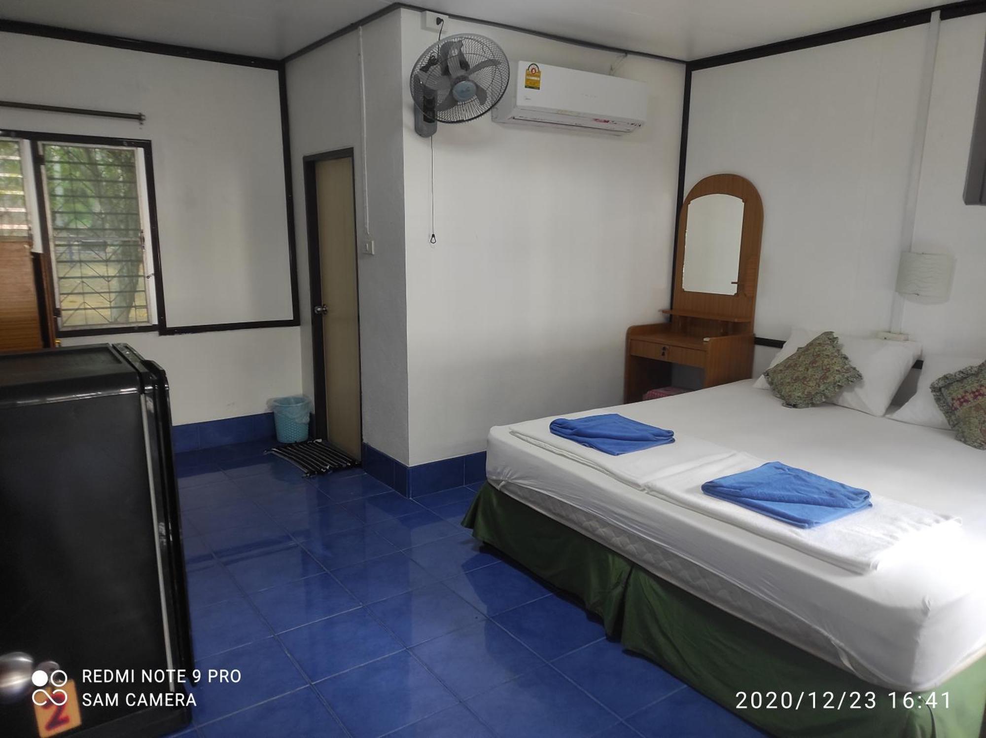 Sukorn Andaman Beach Resort Ko Sukon Exteriör bild